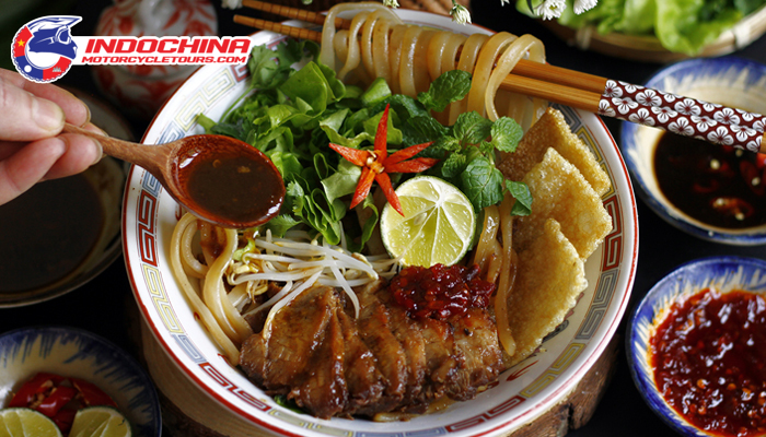 Cao Lau dish in Vietnam originates from the Japanese dish "Ise Udon"