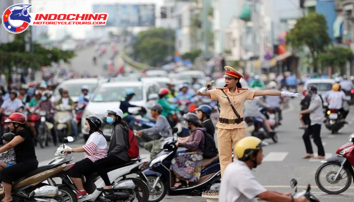 Explore traffic rules in Vietnam