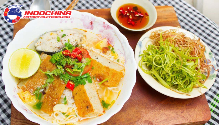 Fried fish cake noodle soup is a specialty and unique food of Vietnam