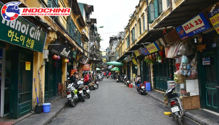 This district showcases a plethora of stunning colonial architecture lining its narrow streets