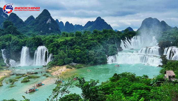 Ban Gioc Waterfall is located about 330 km from the center of Hanoi Capital
