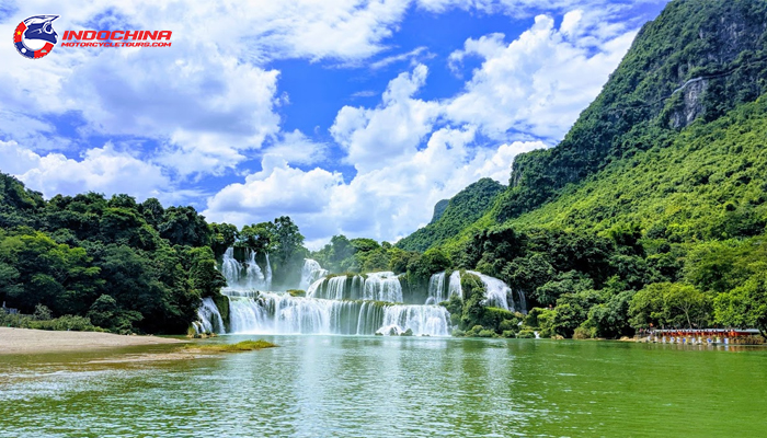 Exploring the rivers and mountains at Ban Gioc waterfall is a wonderful experience