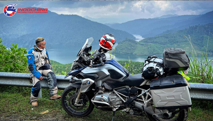 Motorbikes are the most ideal means of exploring the beautiful Thung Khe Pass
