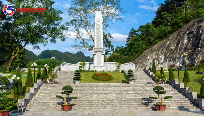 Pác Bó Museum was established at the location where Hồ Chí Minh initiated his revolution