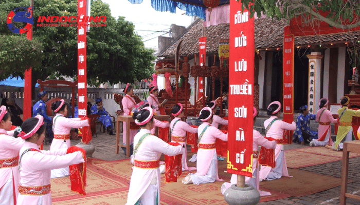  Ban Non Khe Newspaper Festival is one of the famous traditional festivals in Ninh Binh