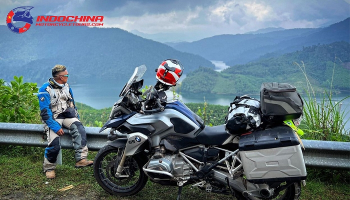 Rent a motorbike to travel around is the best option if you’re an motorcycle enthusiasts