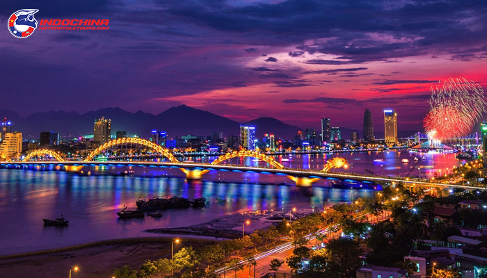 Da Nang City captivates motorcycle travelers with its incredibly distinctive and varied cuisine scene