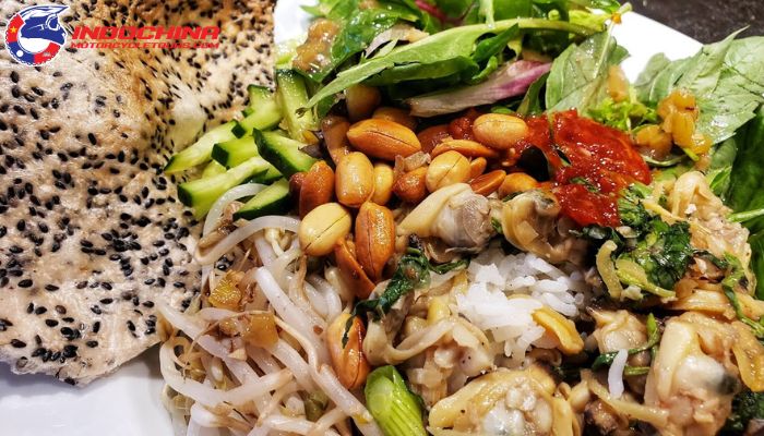 Savor diverse dishes along the Ho Chi Minh Trails, from pho to che
