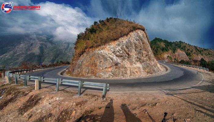 Discover the awe-inspiring landscapes of O Qui Ho Pass