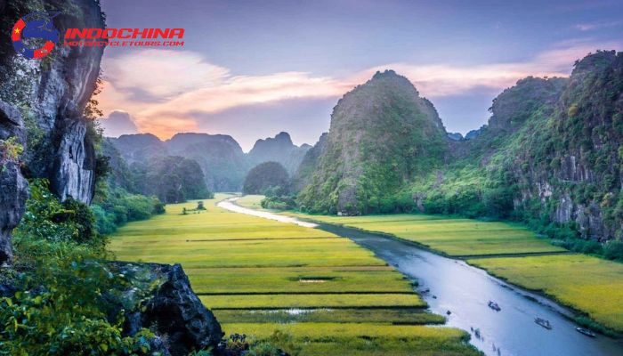 Spring brings cool and pleasant weather to Ninh Binh, ideal for exploring.